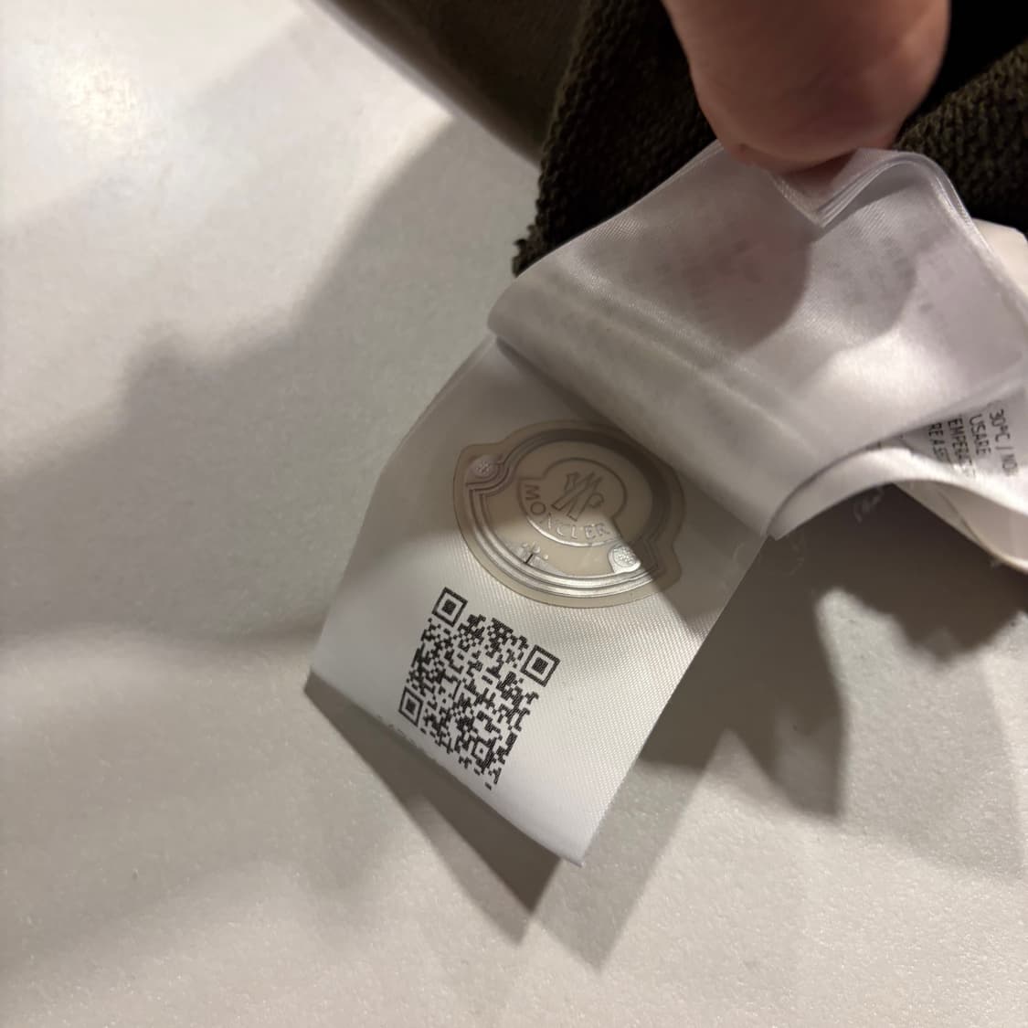 [M] 몽클레어 수입택 로고 맨투맨 카키 C745 상품이미지9