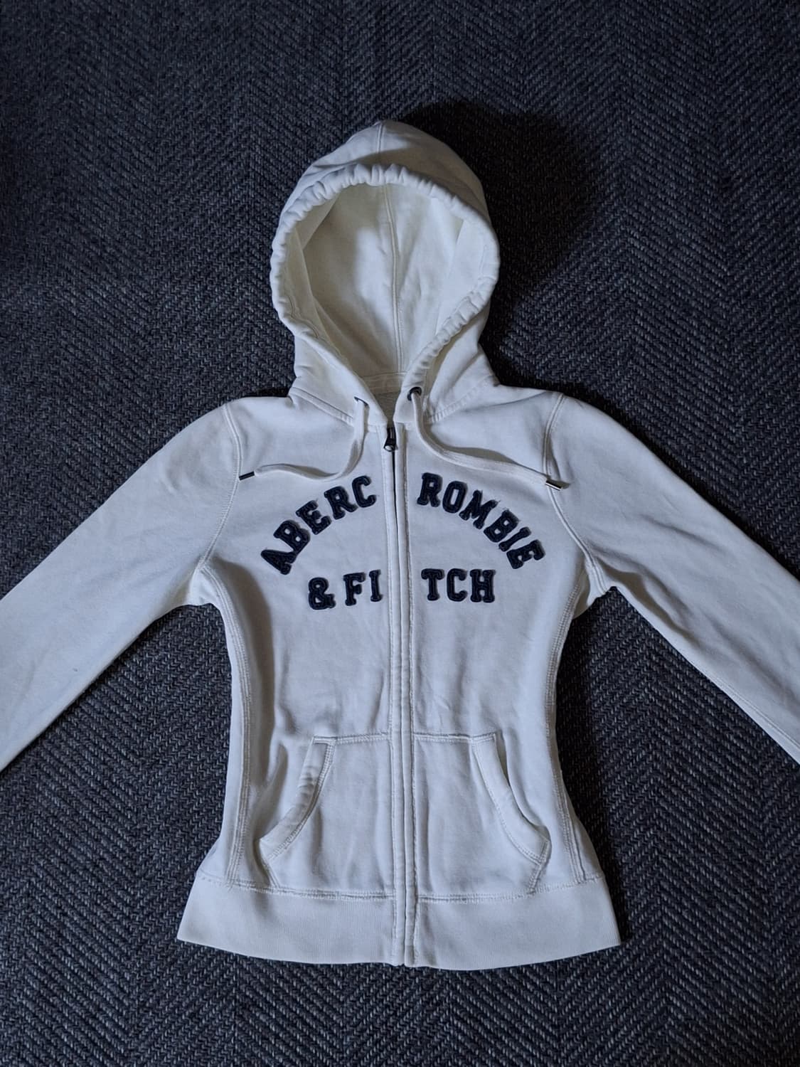 근본 디자인 아베크롬비 딱붙핏 슬림핏 후드집업 S사이즈 상품이미지1