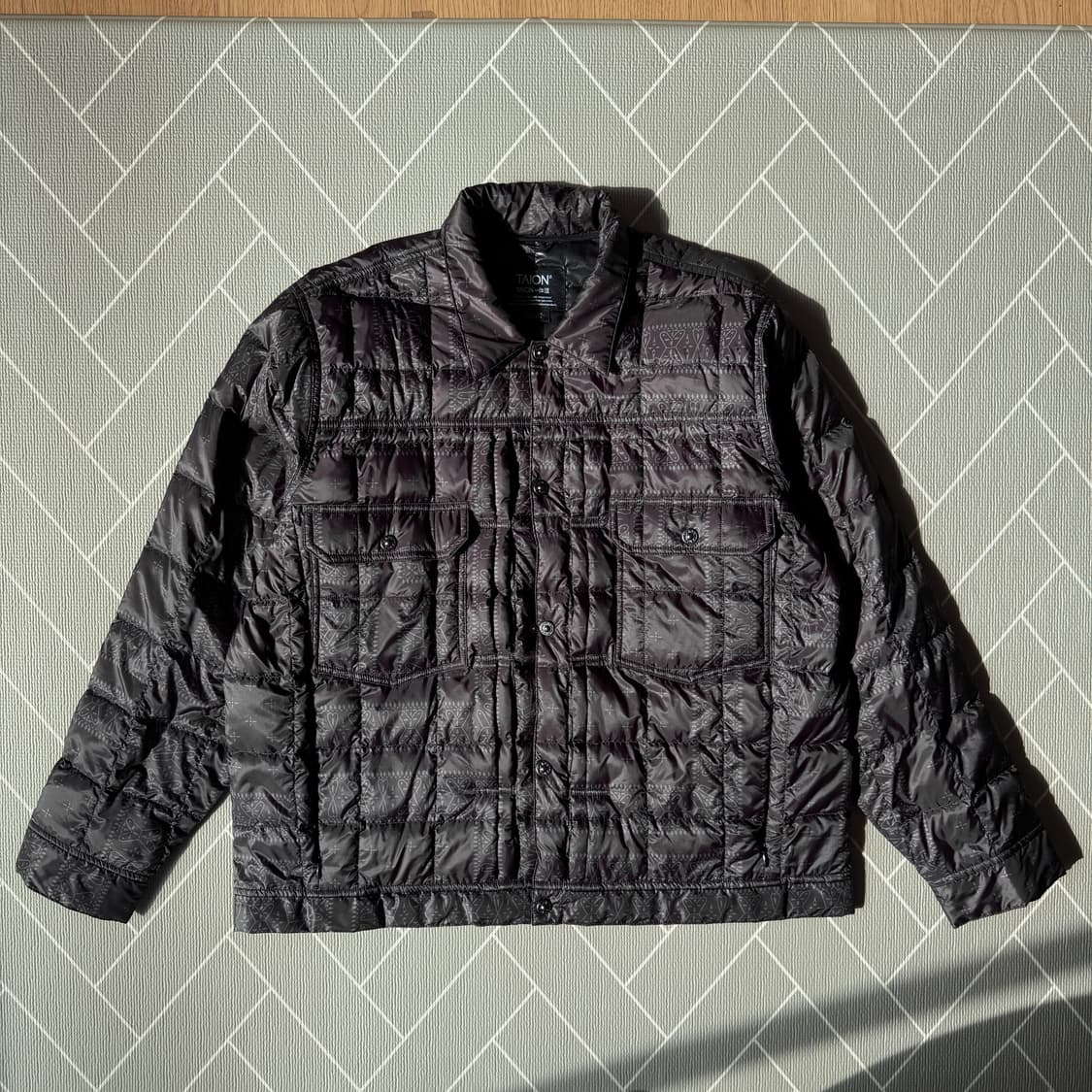 타이온 페이즐리 경량 패딩 상품이미지1