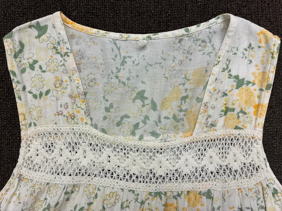 OS)Japanese vintage 여성 꽃 펀칭 디테일 플라워 나시 원 상품이미지6