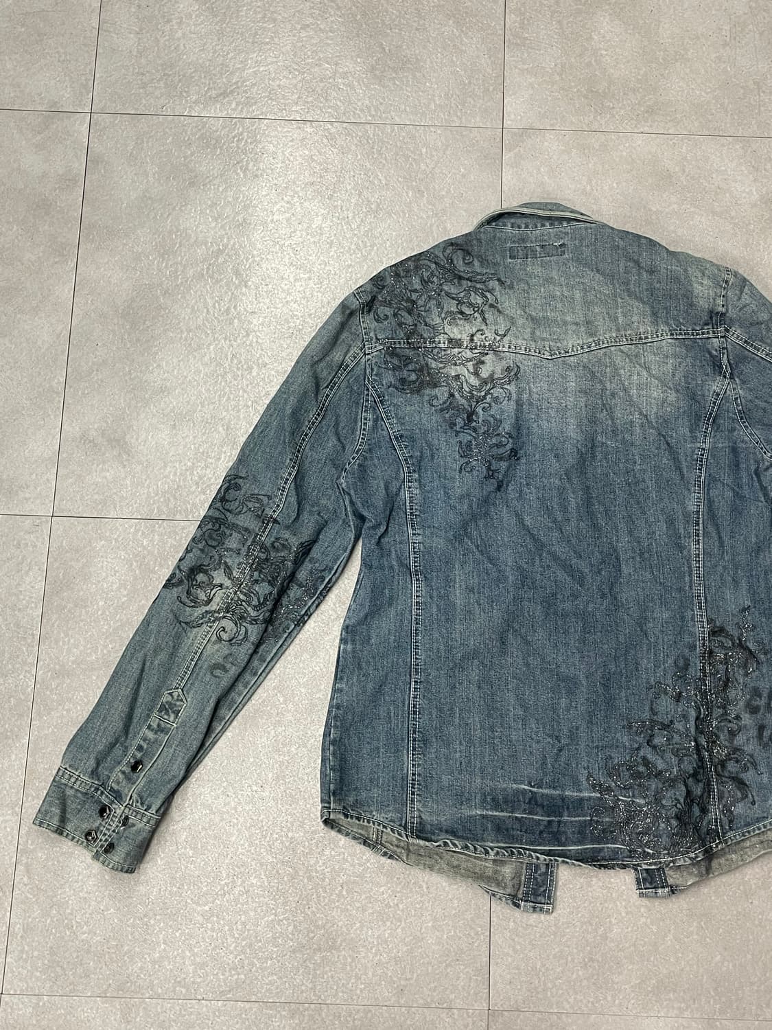 Growth by in the attic 인 더 애틱 오리엔탈 데님 셔츠 상품이미지5