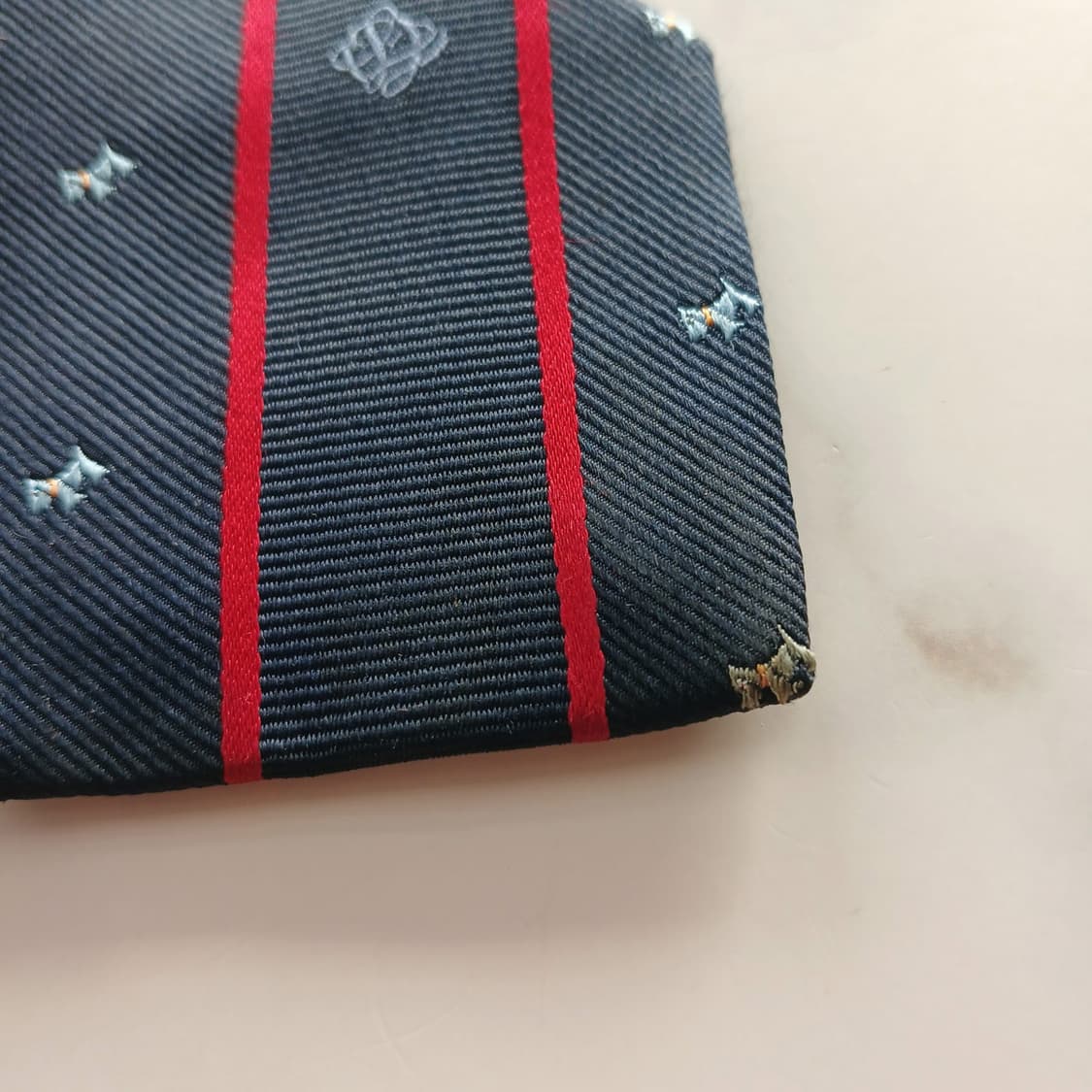 루이까또즈 실크 네이비 스트라이프 넥타이 8.1cm A등급 A18768
 상품이미지7