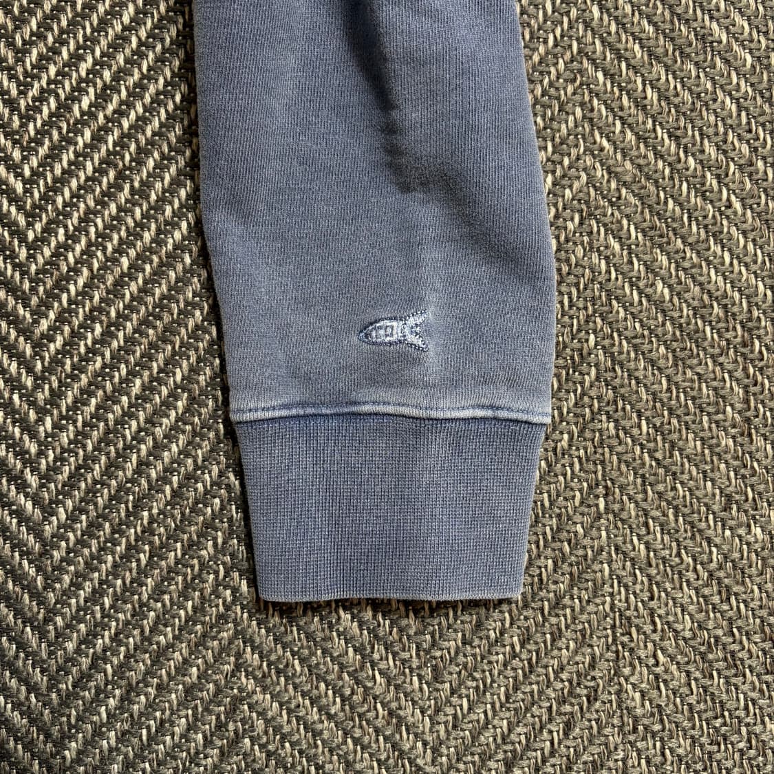 아웃스탠딩 피그먼트 네이비 맨투맨(S) 상품이미지5