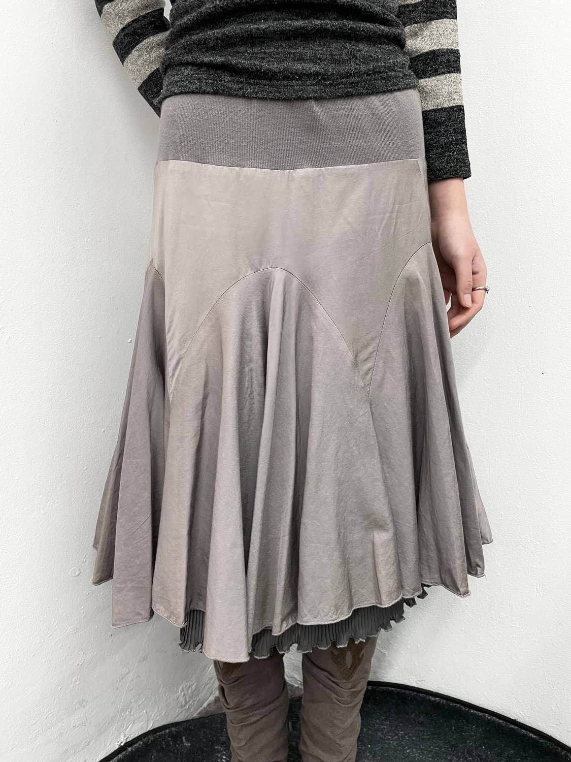 페어리 절개 프릴 디테일 스커트 상품이미지3