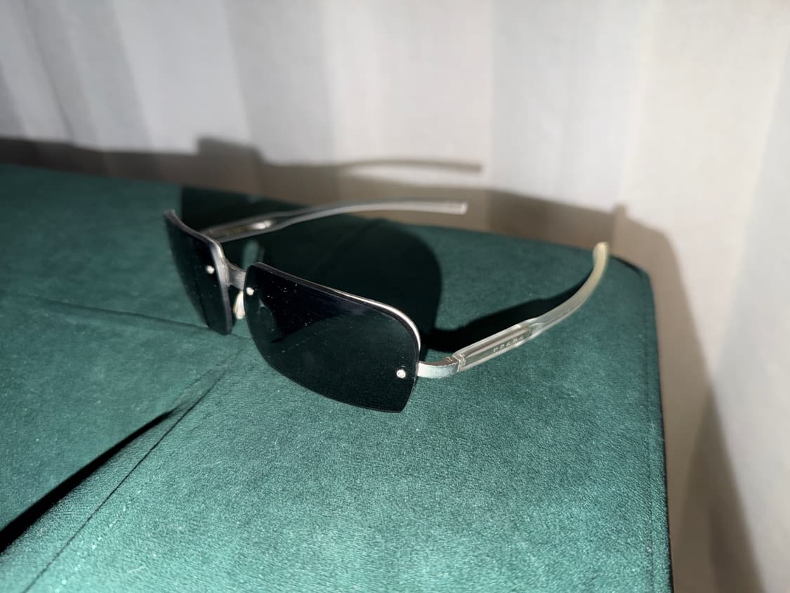 Prada Sunglasses 상품이미지1