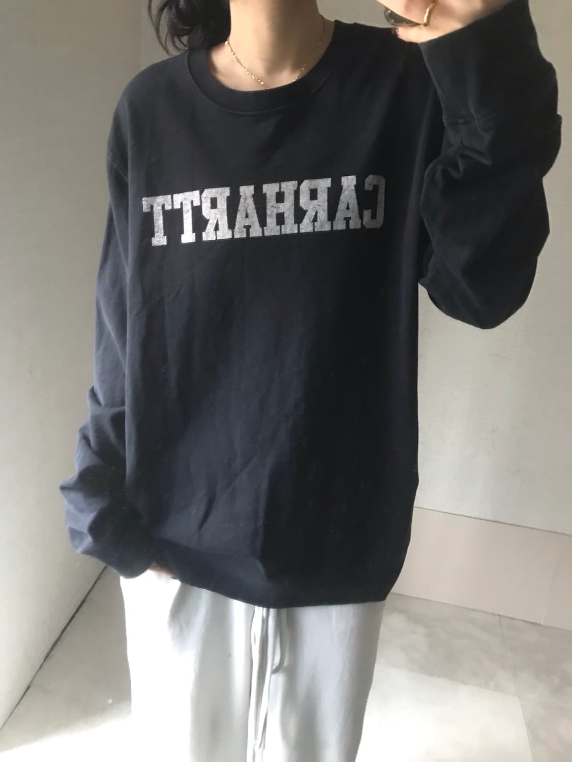 칼하트 블랙 오버핏 맨투맨 상품이미지5