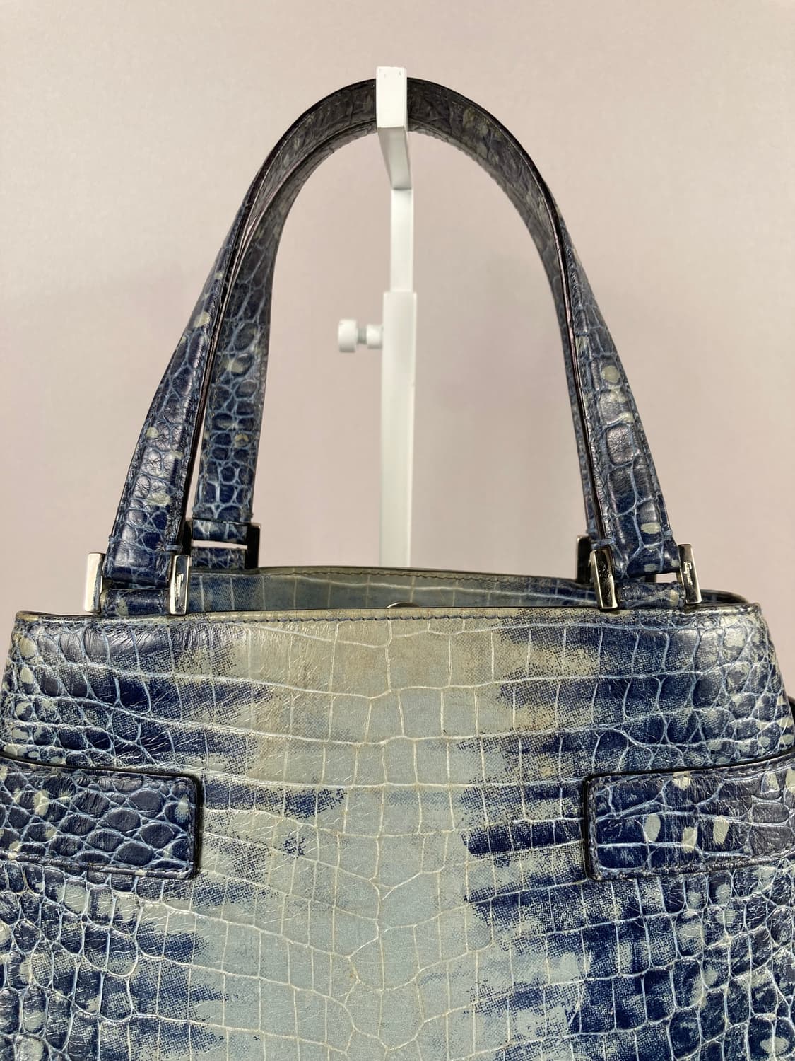 살바토레 페라가모 간치니 턴락 크로커 엠보 토트백 가방 정품 상품이미지5