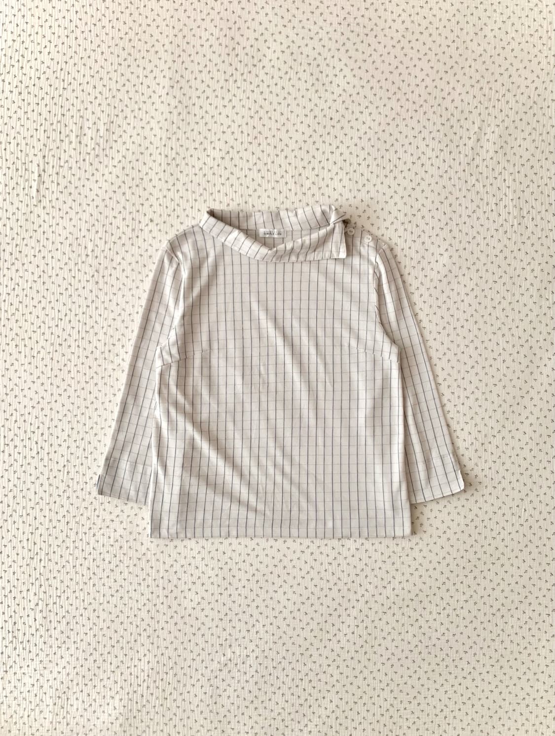 사선 단추 체크 블라우스 상품이미지1