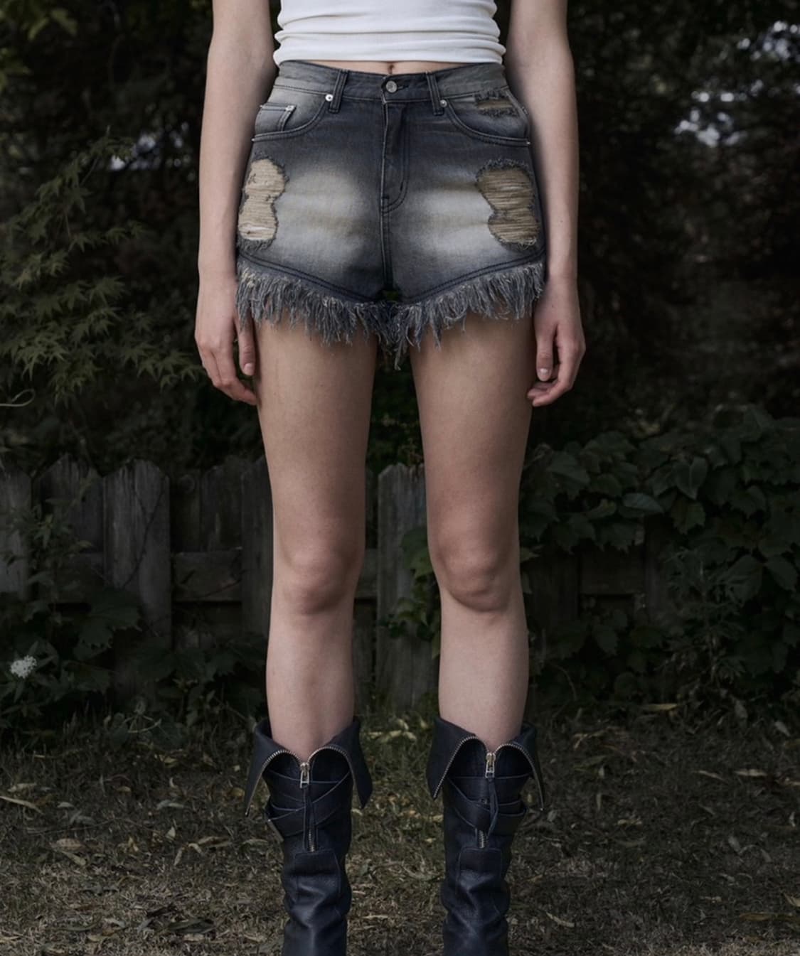 보헤미안서울 데미지 워싱 쇼츠 gray 상품이미지1