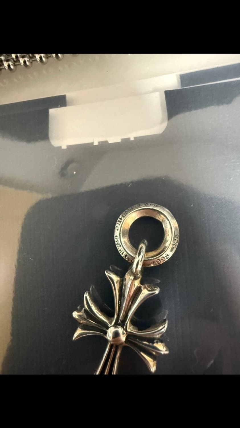 크롬하츠 타이니 크로스 참 급처 상품이미지3