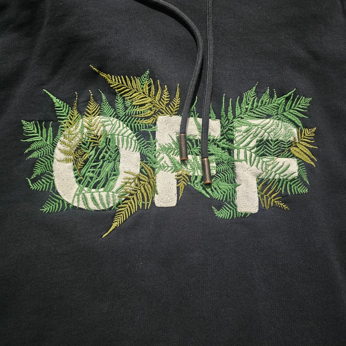 오프화이트 후드 블랙 M 나뭇잎 자수 상품이미지2