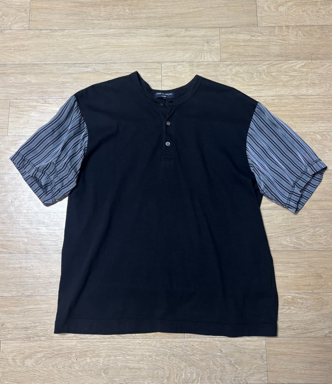 꼼데 옴므 헨리넥 반팔 상품이미지1