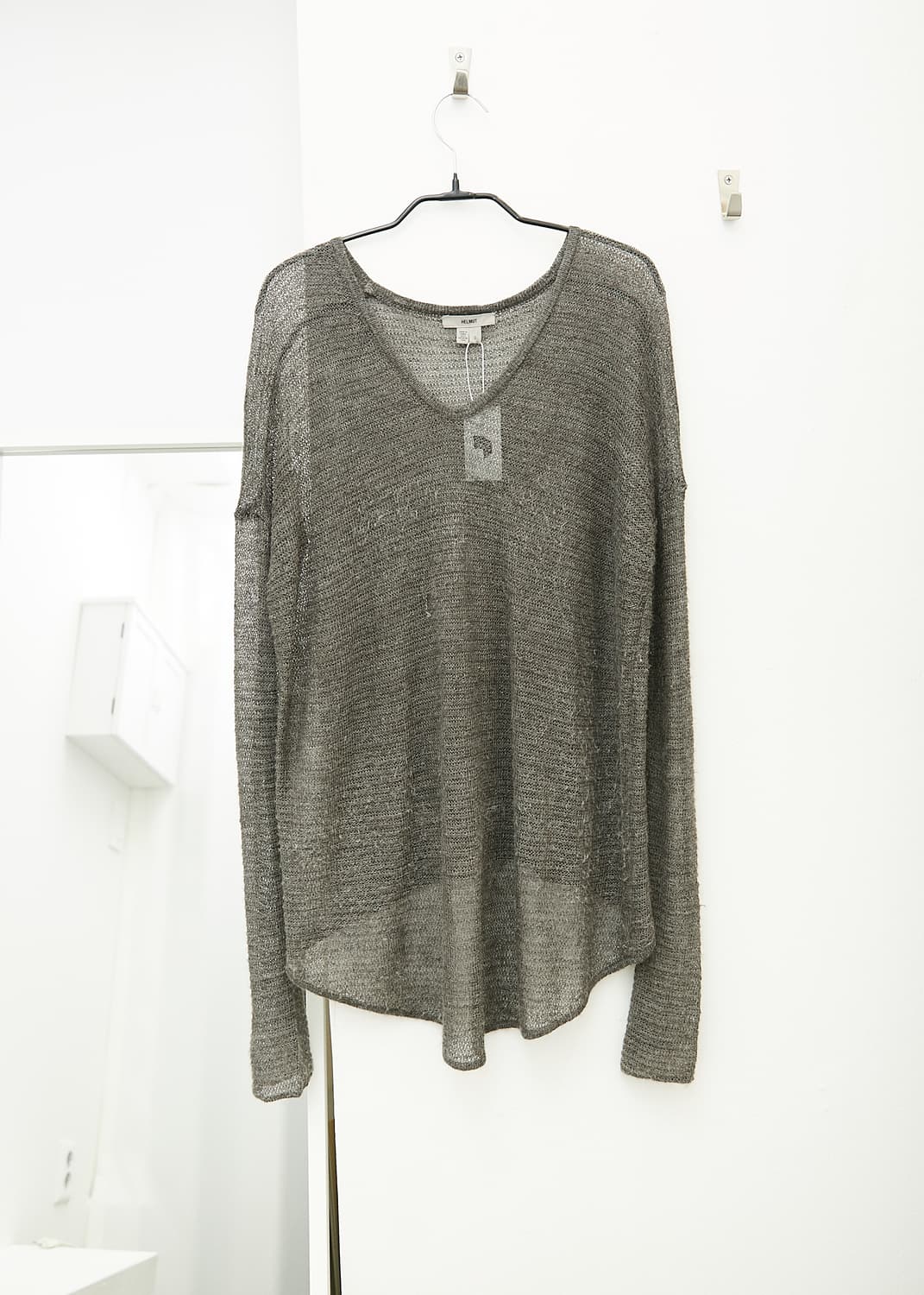 U-neck Sheer Sweater 상품이미지1