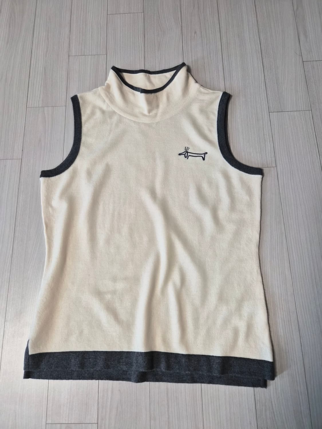 루이까스텔 모 100% 반폴라 조끼 100 사이즈 제품입니다. 상품이미지3