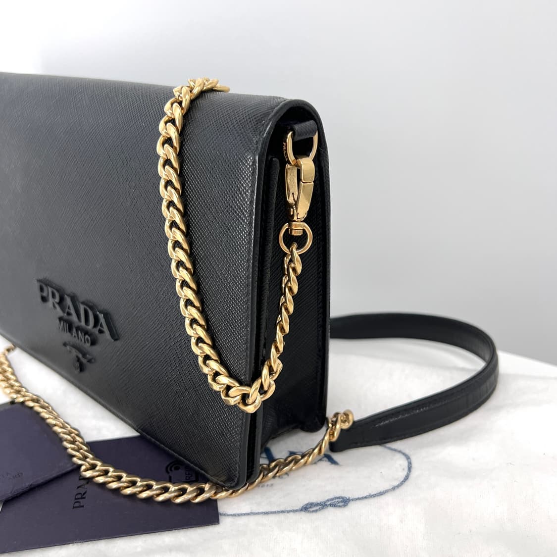 프라다 사피아노 블랙로고 체인 크로스백 블랙 (1BP018) 상품이미지5