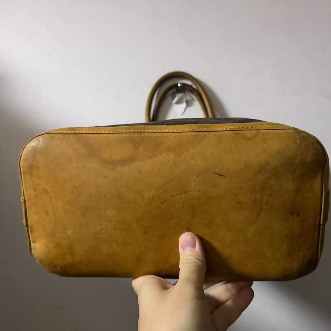 루이비통 모노그램 락킷 버티칼 토트 상품이미지5