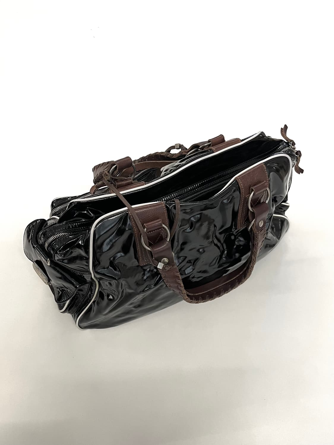 PAURIC SWEENEY 포릭 스위니 페이던트 레더 숄더백 상품이미지10