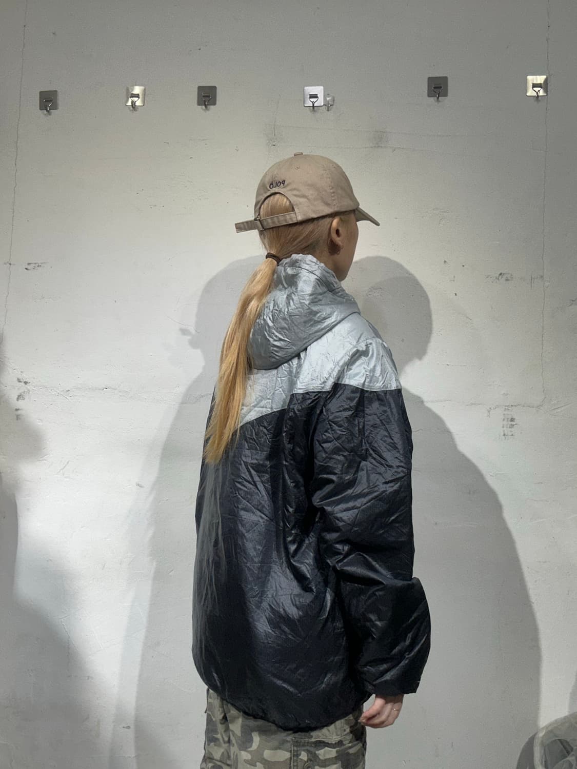 00s 나이키 블랙 차콜 윈드러너 후드 바람막이 자켓 L 상품이미지3