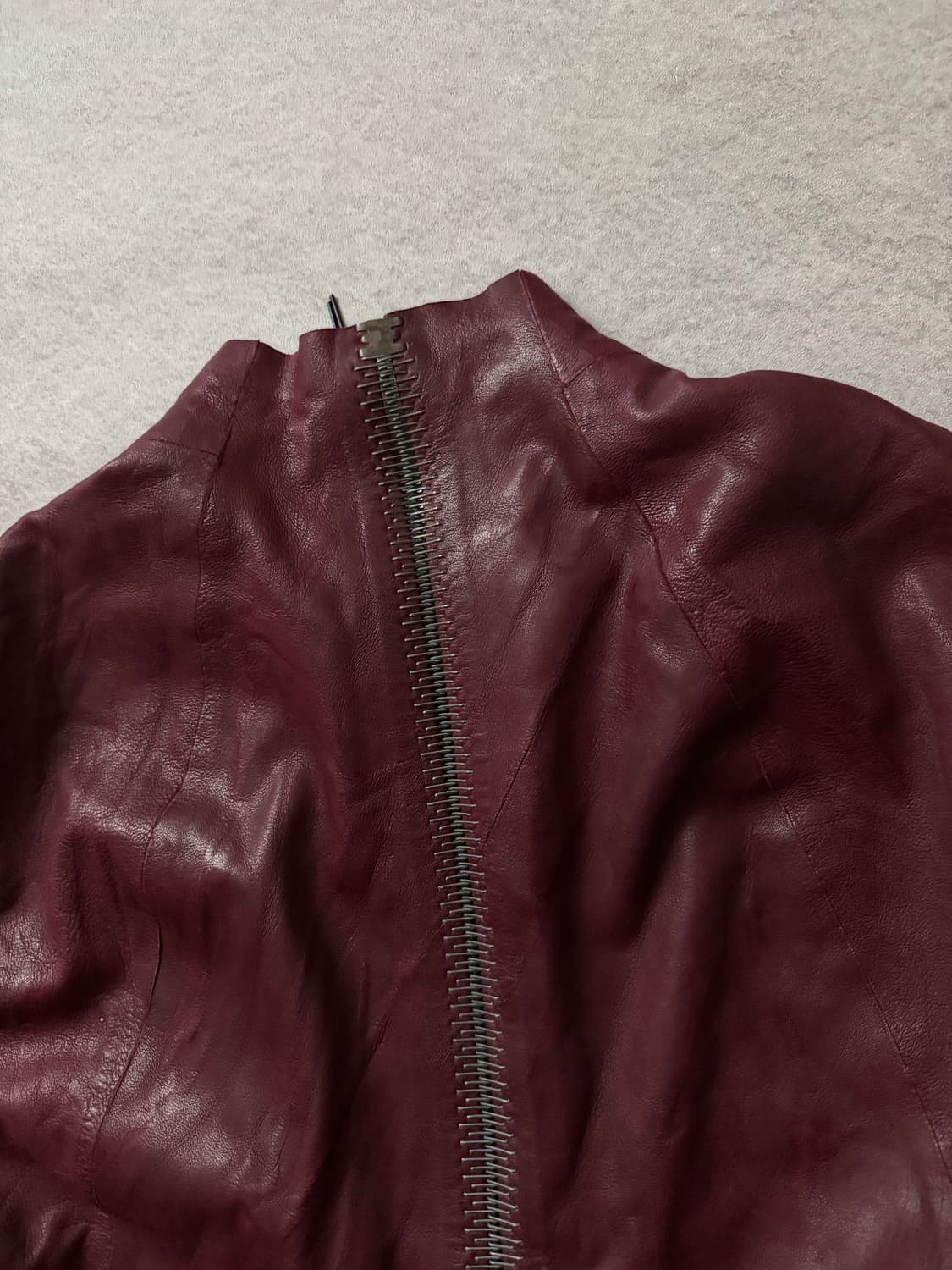 아이작 세럼 스테이플 백 디테일 레거자켓  상품이미지3