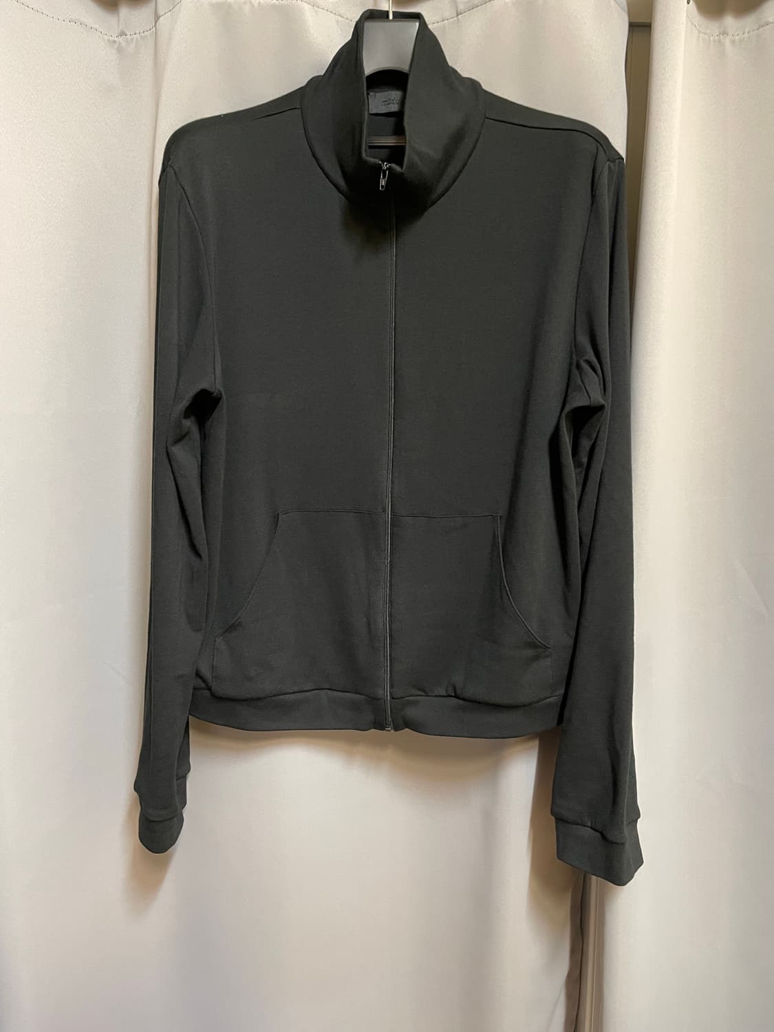 mudule neck zip 2size 상품이미지1