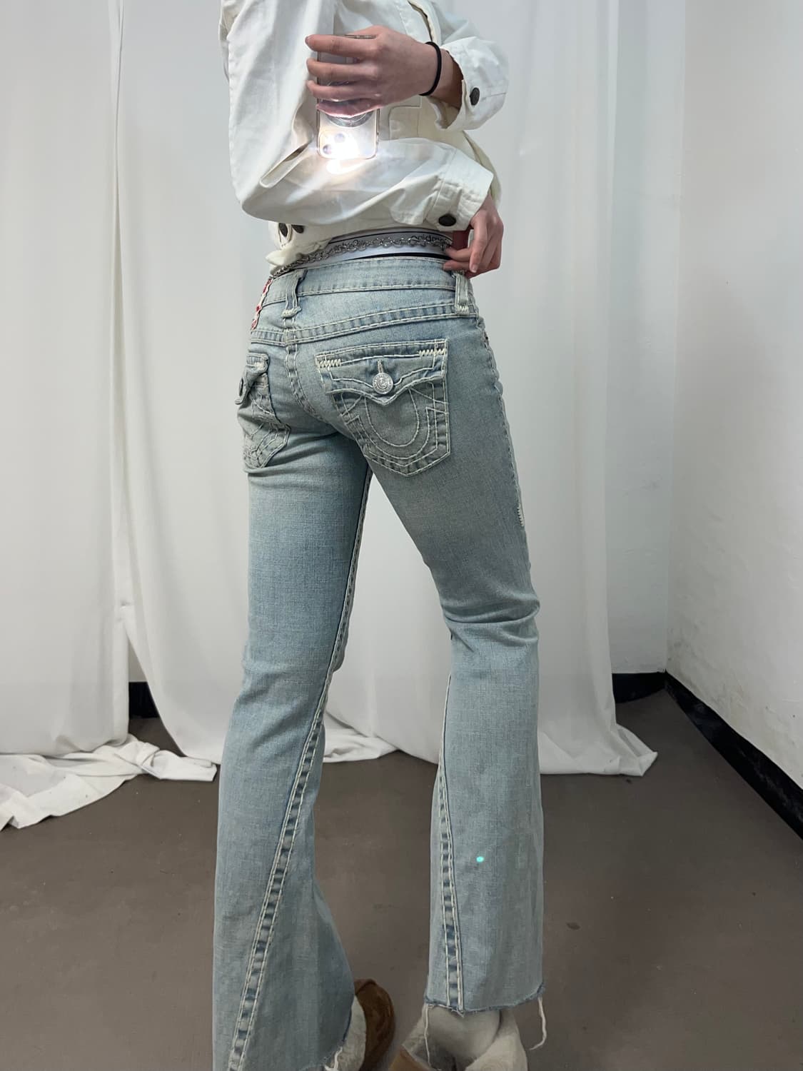 True Religion 라이트 블루 데님 부츠컷 팬츠 상품이미지2