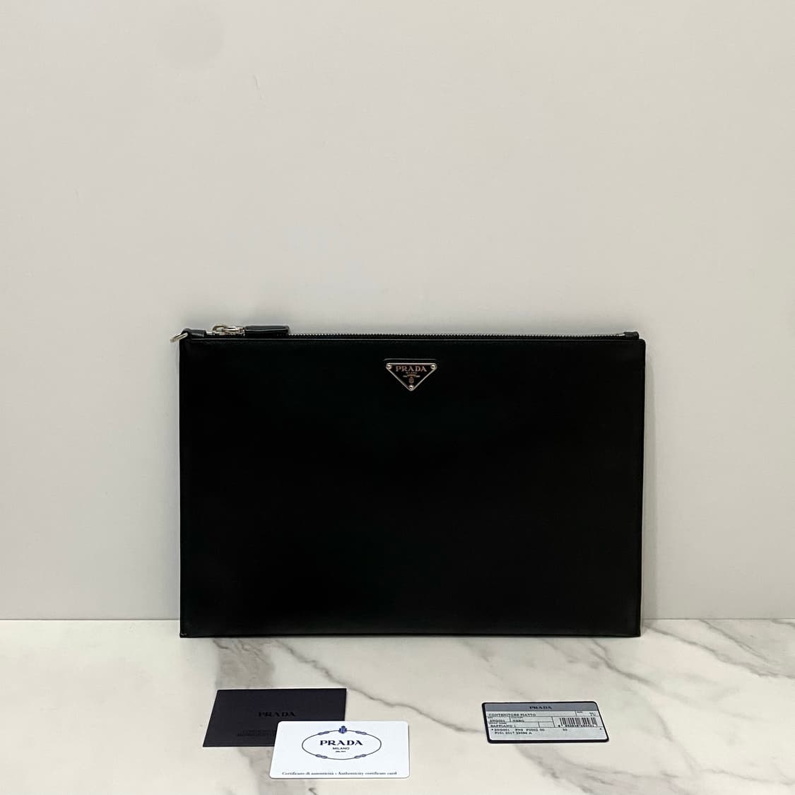 거의새것 프라다 사피아노 레더 삼각로고 클러치백 남성 가방 2NG001 상품이미지1
