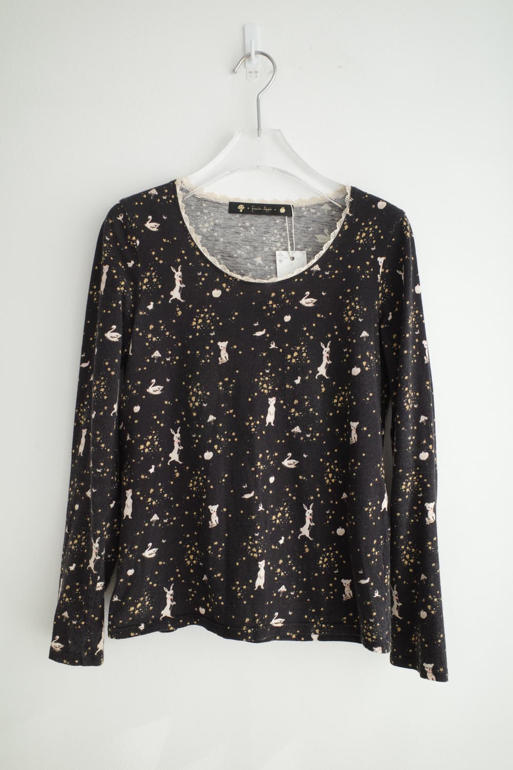 Lace trimming graphic top 상품이미지4
