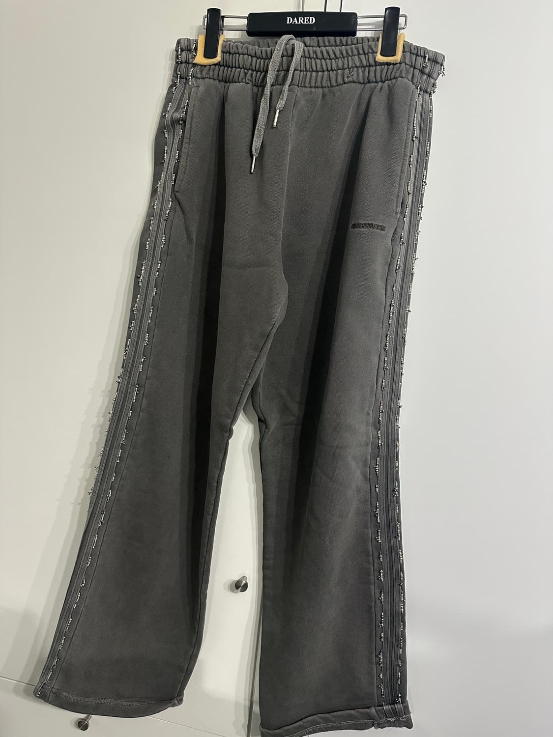 BEADED TRACK PANTS IN WASHED GREY  상품이미지4