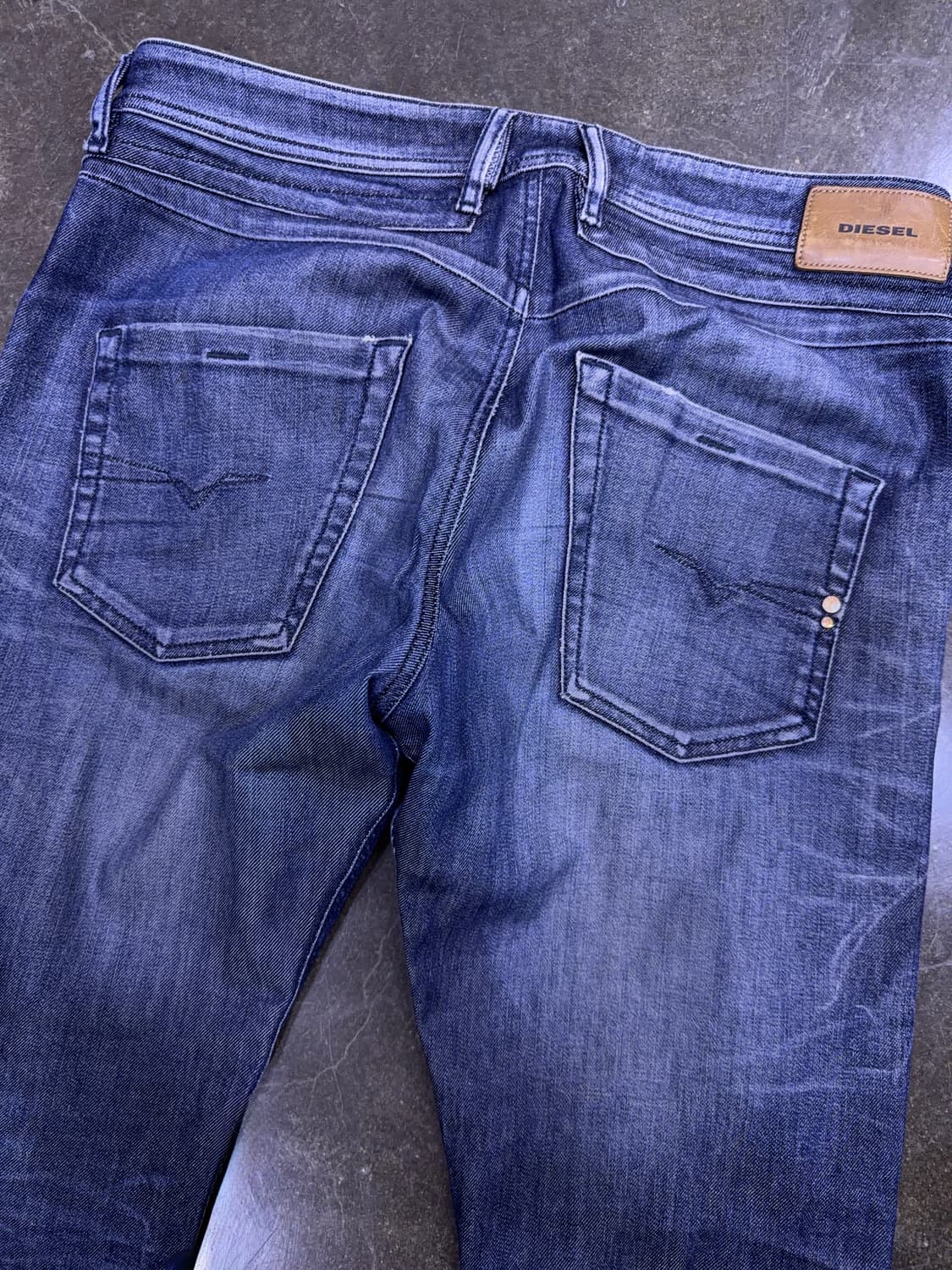 디젤 Belther 레귤러 슬림 테이퍼드핏 셀비지 데님팬츠 33 상품이미지7