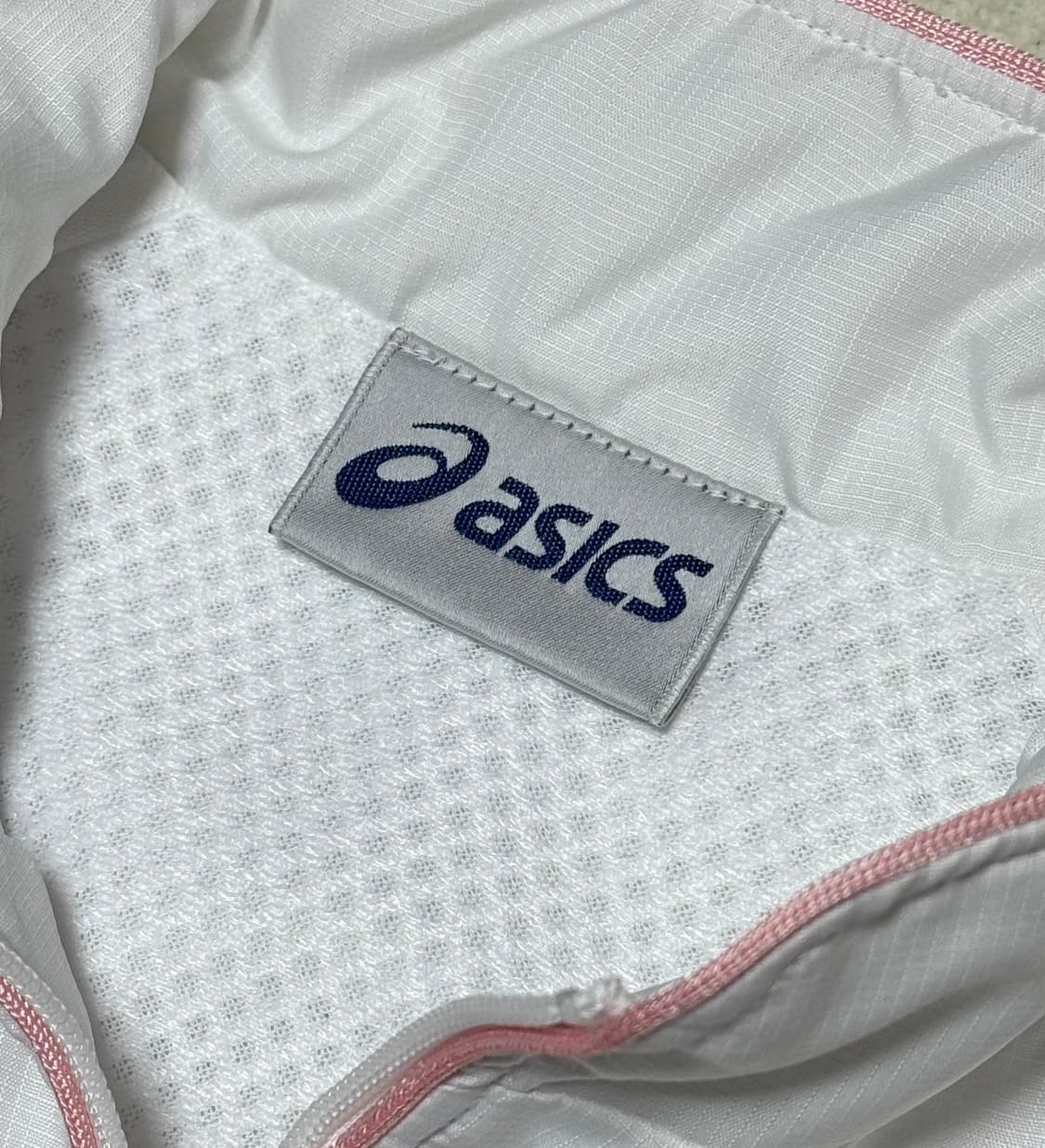 아식스 일본 화이트 핑크(피치) 바람막이 상품이미지4