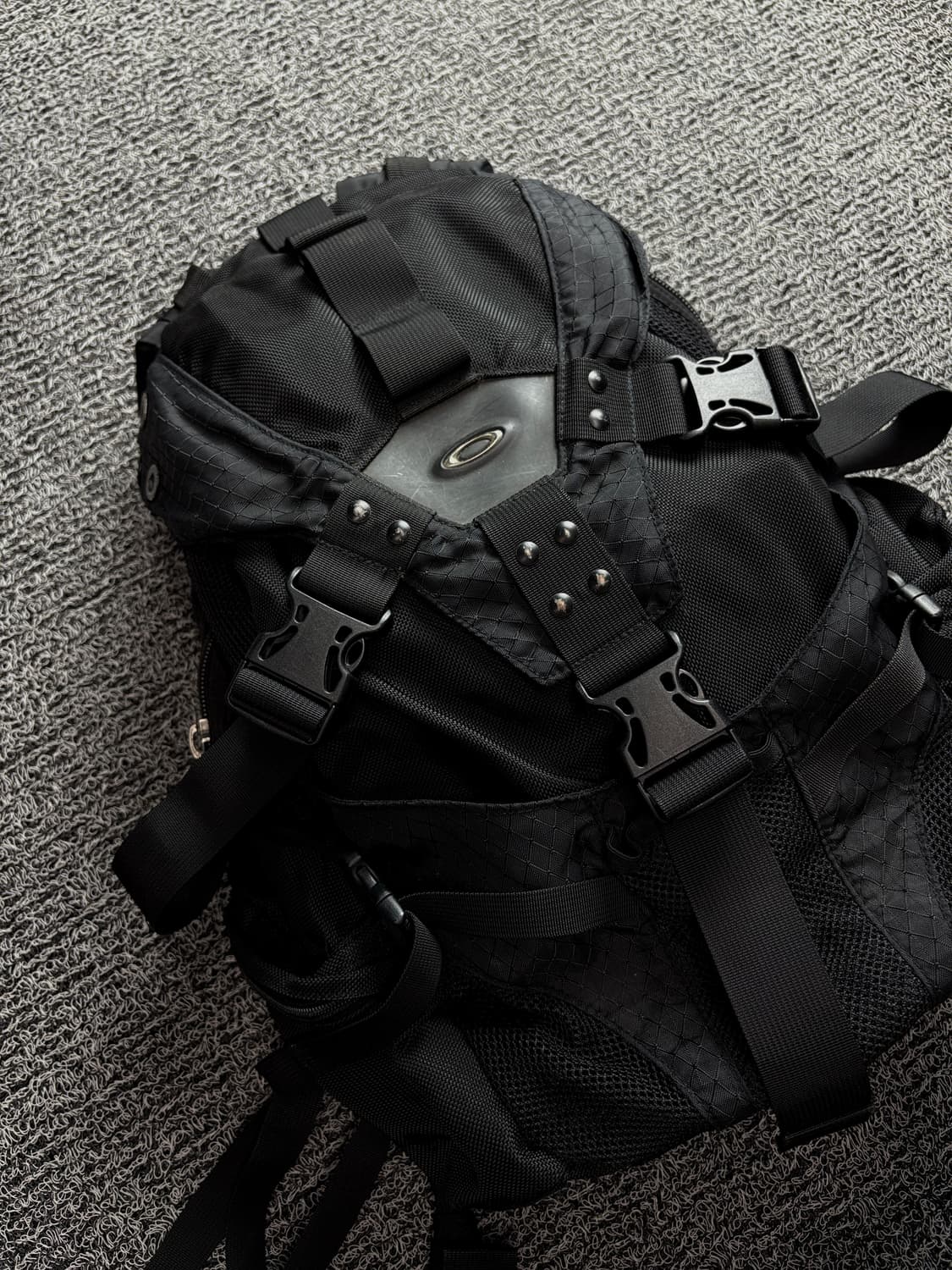 오클리 아이콘 3.0 테크니컬 백팩 블랙 1457 상품이미지1