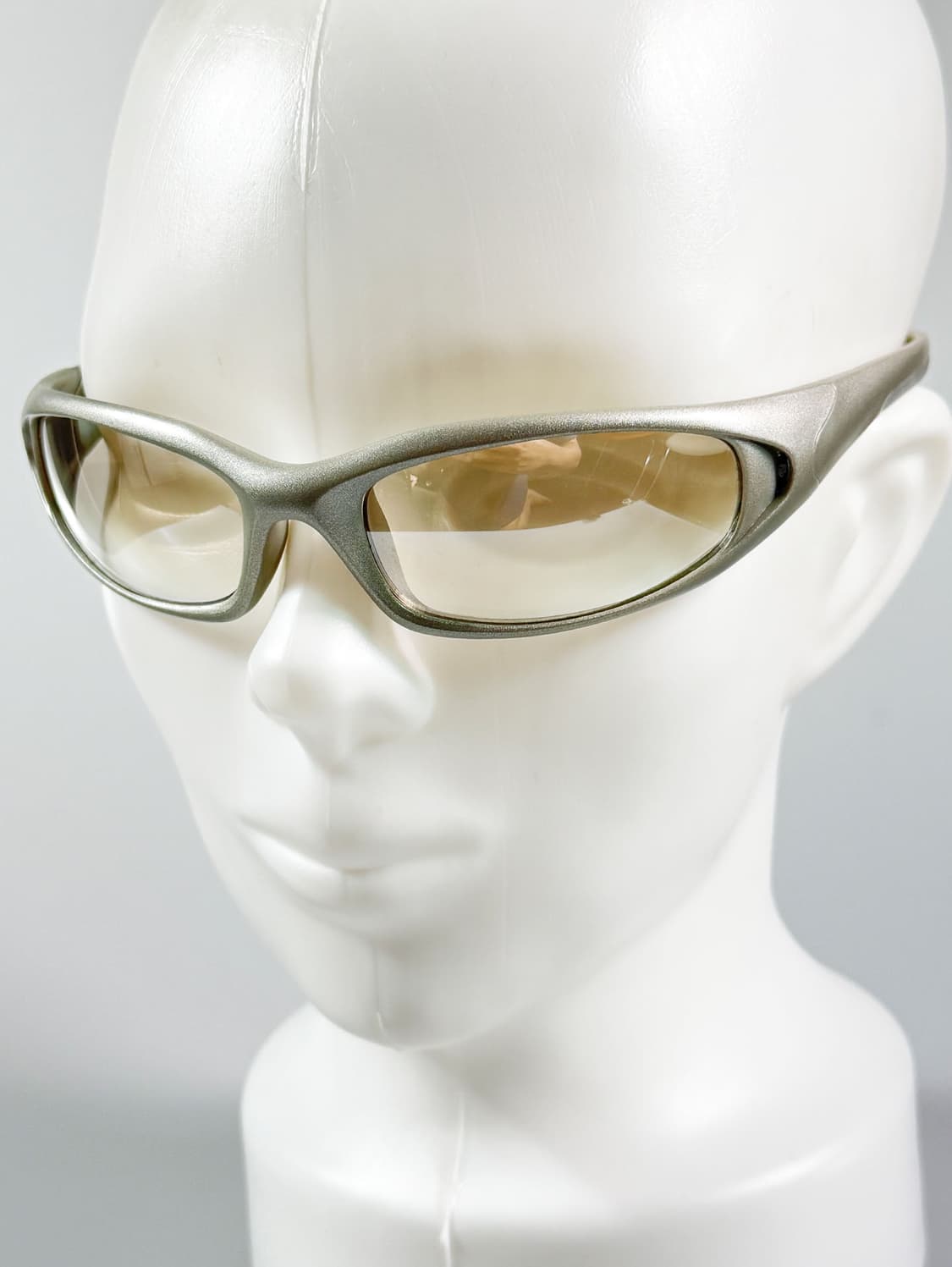 90s 맷실버 랩 어라운드 스포티 투명틴트 빈티지 선글라스 상품이미지8