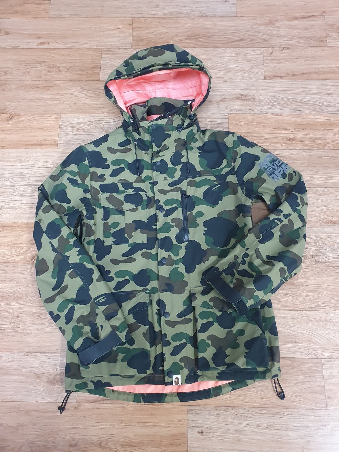 [L]베이프 1ST 녹계 고어텍스 자켓 상품이미지1