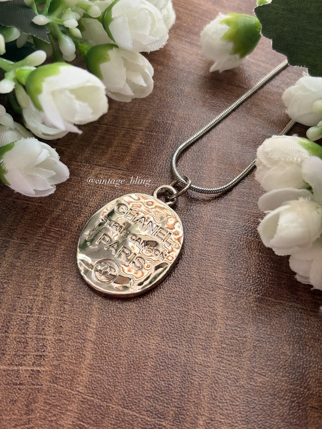 샤넬 메탈 태그 실버 스네이크 목걸이 상품이미지1