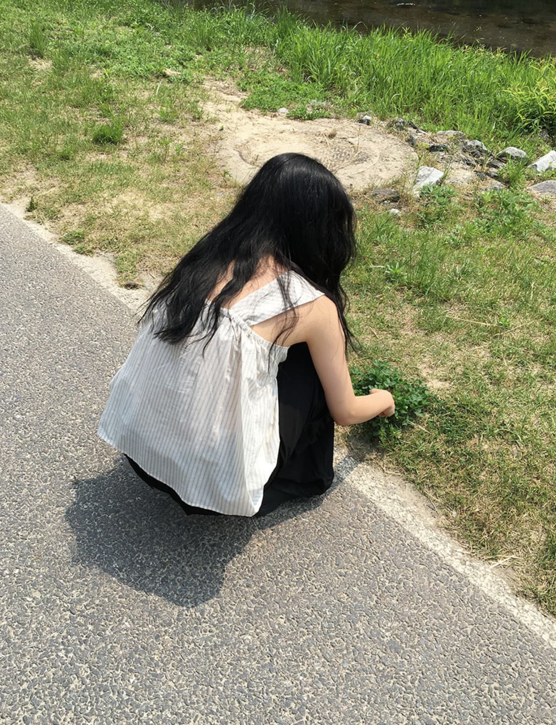 새상품) 미닝아웃 세이지 나시 블라우스 베이지 상품이미지2