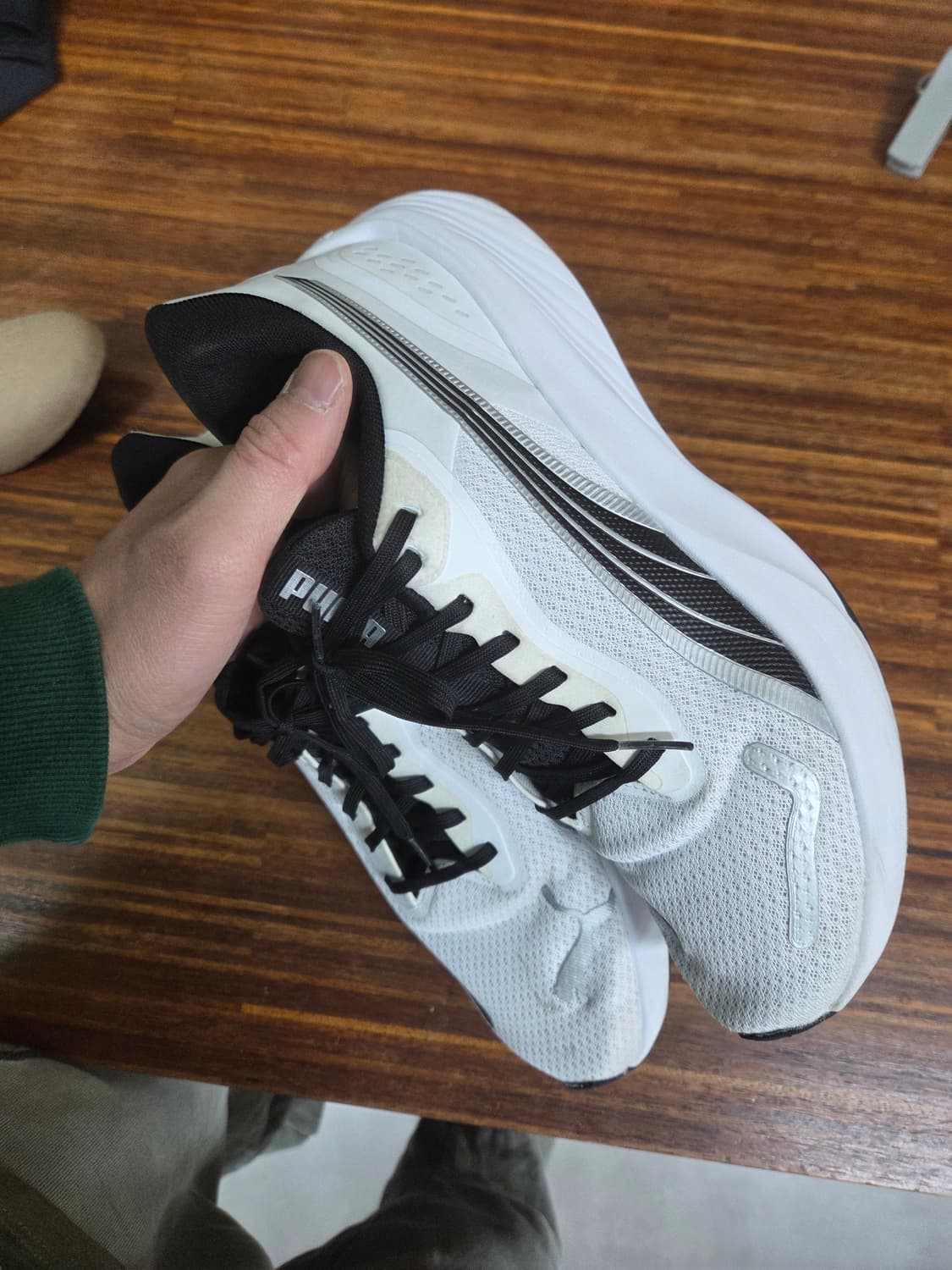 푸마 파운스 라이트 러닝화 280 상품이미지7