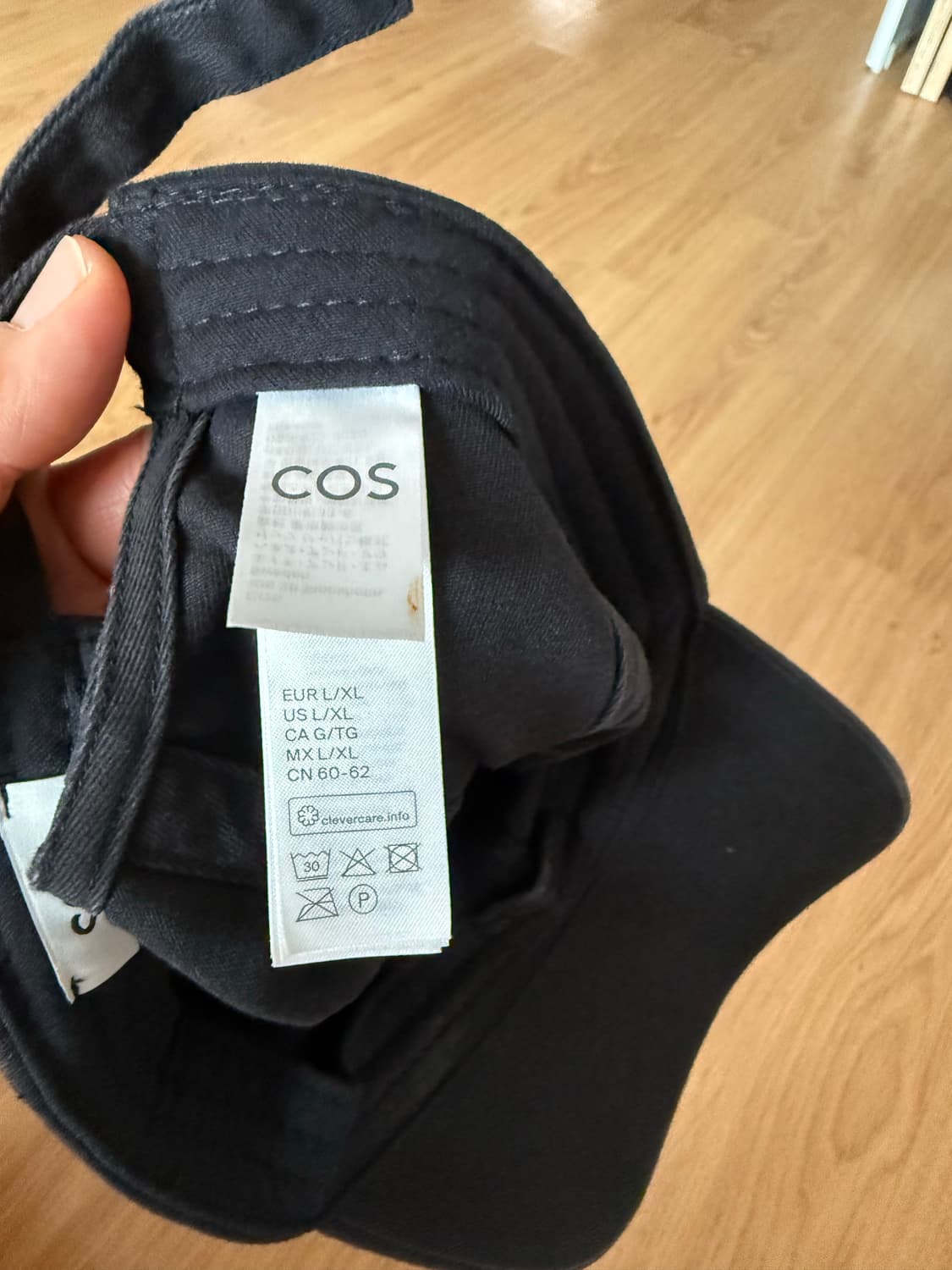 COS 코스 블랙 캡모자 상품이미지4