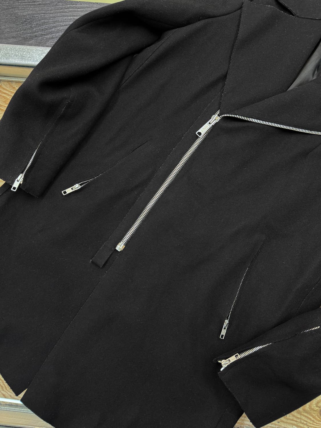 산드로 13fw 디아고날 집 울 코트 상품이미지4