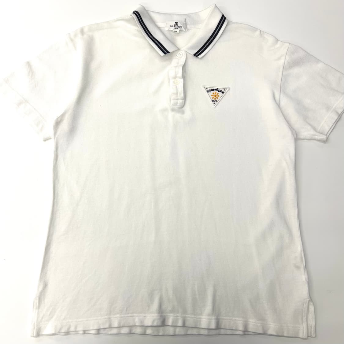 꾸레쥬 화이트 카라 삼각 로고 티셔츠 상품이미지1