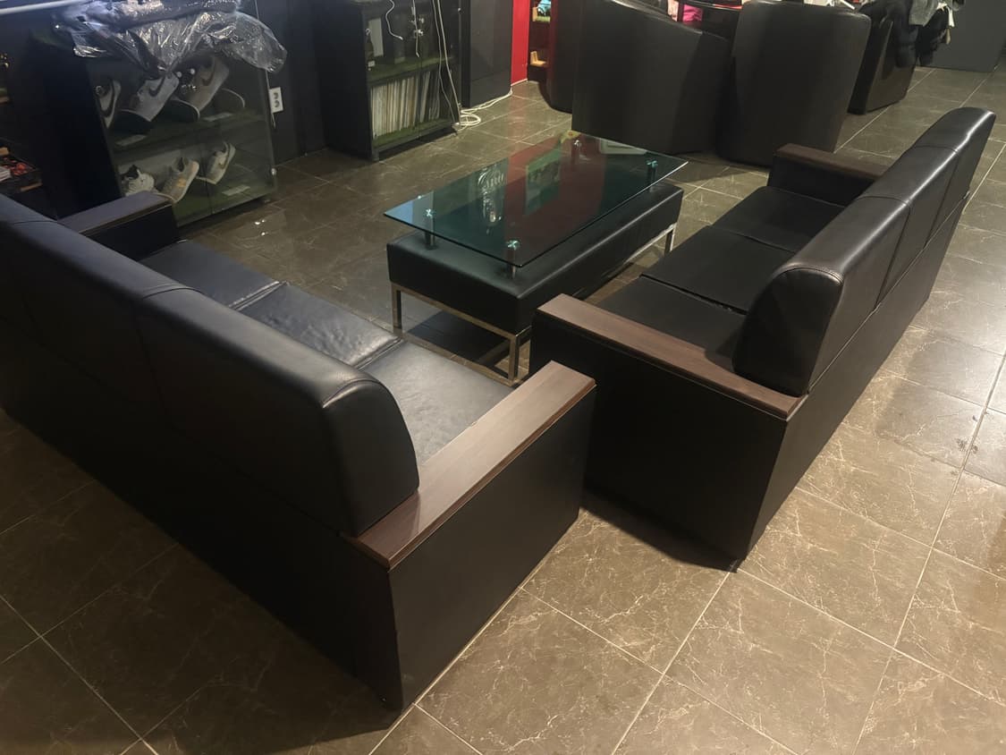 [중고] 3인용소파 2개 + 소파테이블 상품이미지1