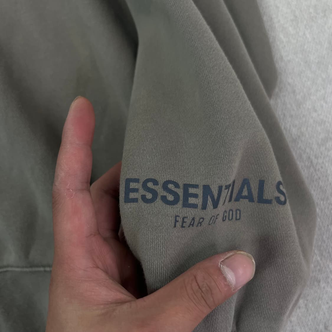 100 피오갓 에센셜 반집업 맨투맨  상품이미지4