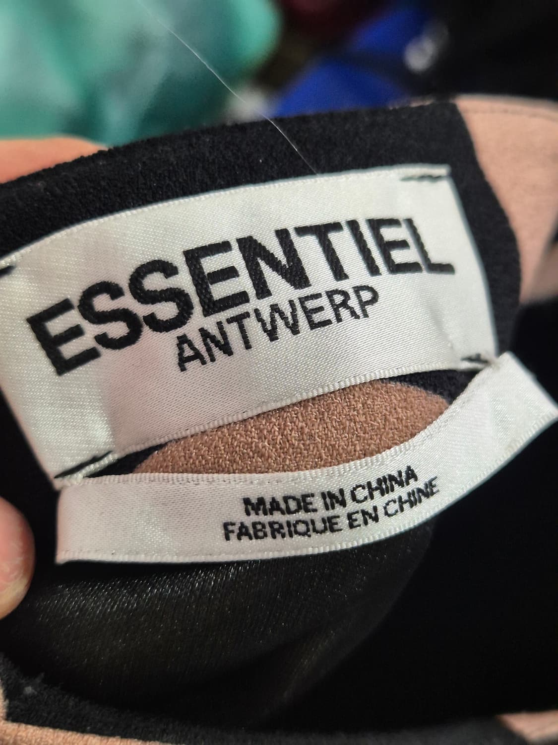 에센셜 엔트워프땡땡이 도트 플레어 스커트 블랙 베이지 상품이미지5