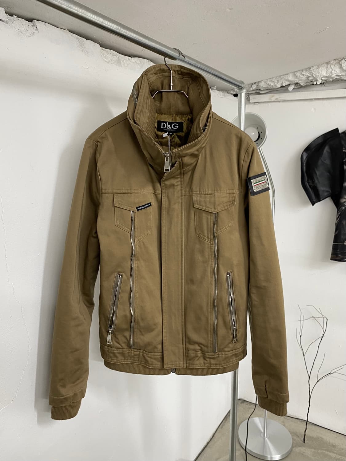 돌체앤가바나 실버 플레이트 하이넥 지퍼 자켓 상품이미지5