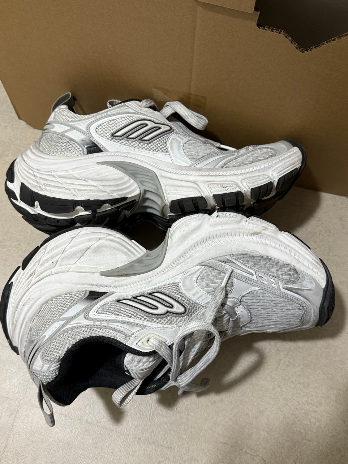 발렌시아가 10xl 상품이미지2