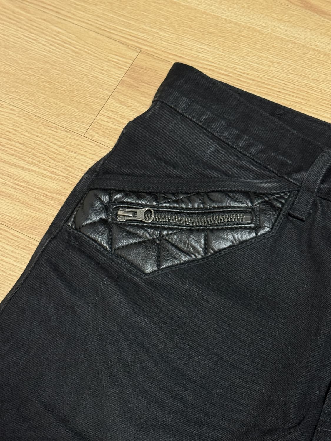 에모스탠스클럽 레더패치 플레어진 초판 1사이즈 상품이미지4