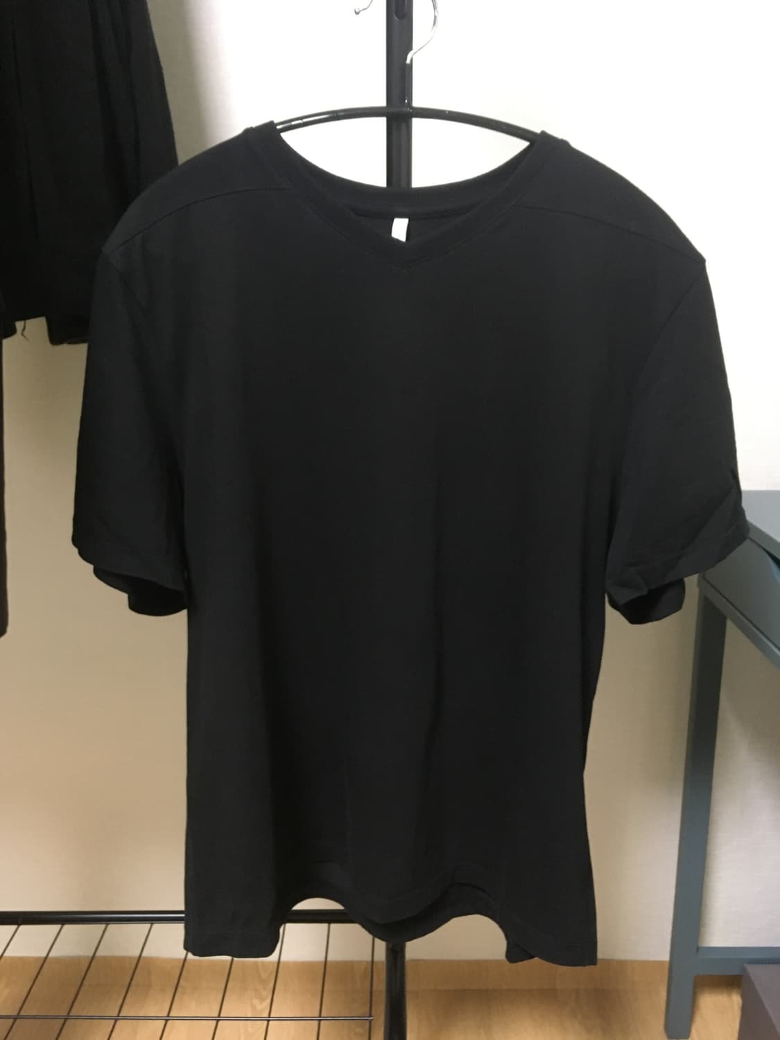 Mono v neck t-shirts(Black) 상품이미지2