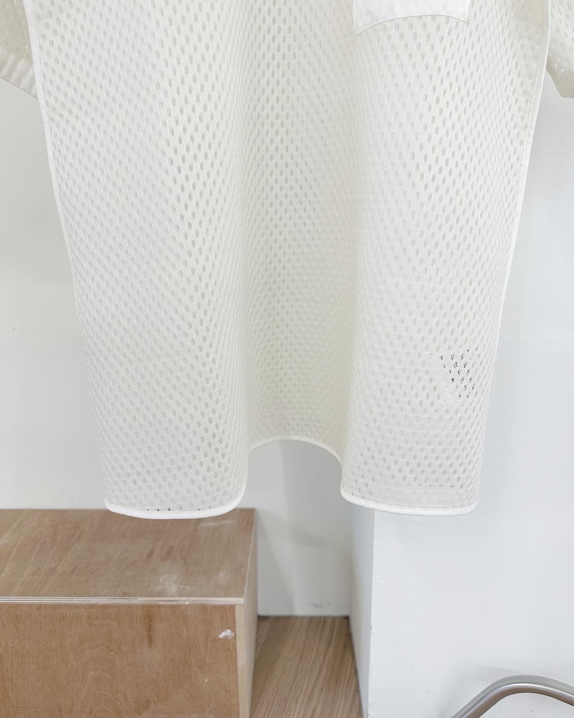 아크네스튜디오 화이트 폴리 에이버 메쉬 하프티  상품이미지5