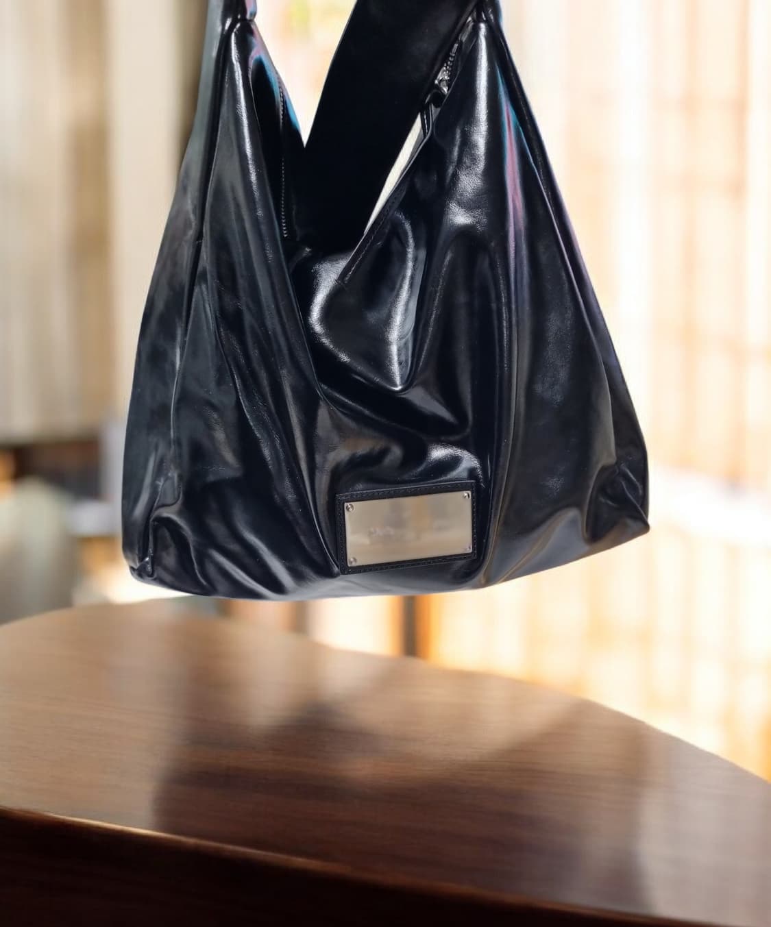 마틴킴(Matin Kim) 시그니처 로고 플레이트 가방 블랙 상품이미지3