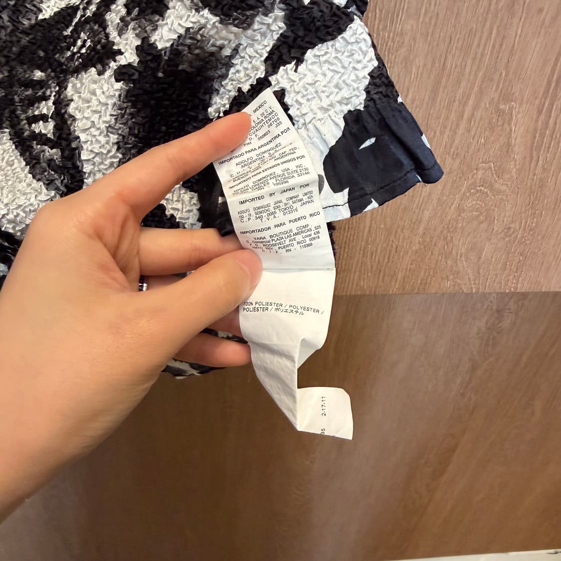 빈티지 슬리브리스 블라우스 하이넥 크링클 텍스처 플로럴 패턴 디테일 블랙 상품이미지5