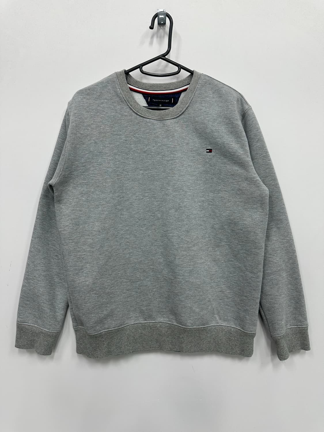 타미힐피거 그레이 맨투맨  상품이미지1